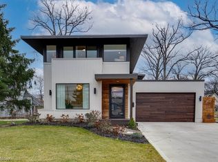 24920 Sunset Dr, Bay Village, OH