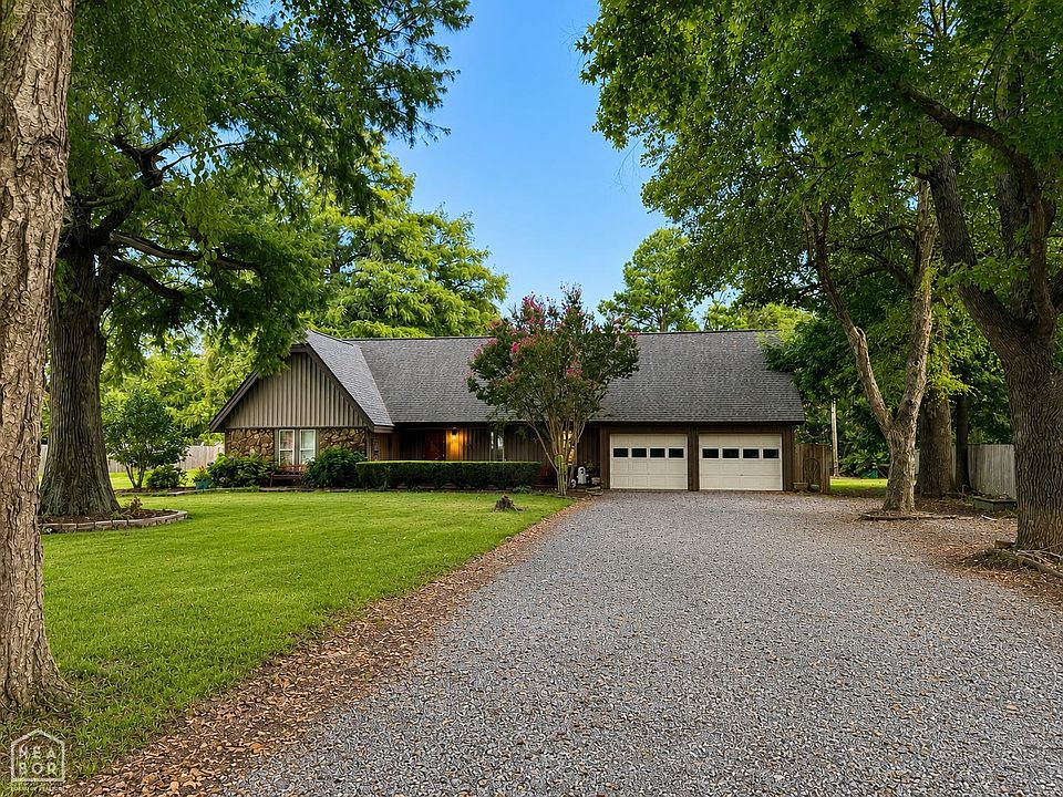 1st image of 113 Ramblewood Dr