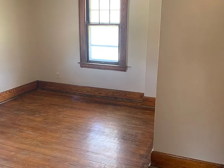 1237 Lynn St — Photo 12