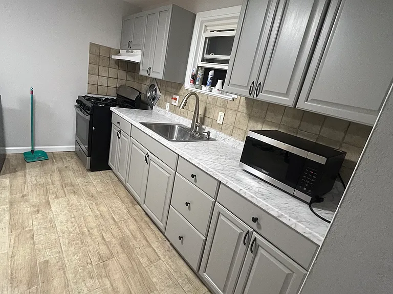321 Fulton St — Photo 7