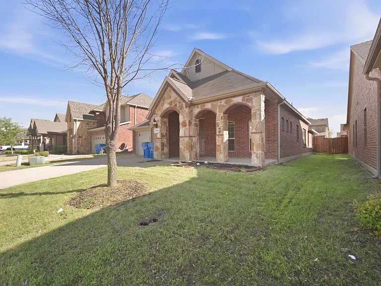 2306 Lucerne Dr — Photo 21
