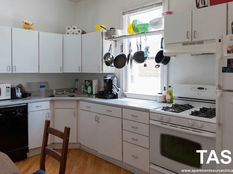 2616 N Marshfield Ave #1R — Photo 3
