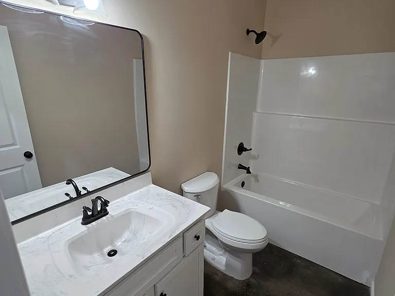 404 Camille St — Photo 9