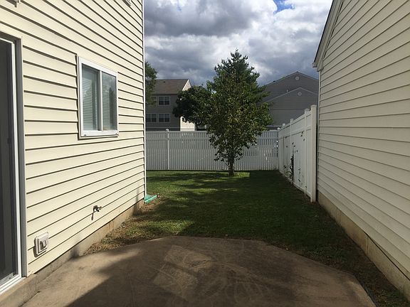 2nd image of 860 Liberty Village Dr