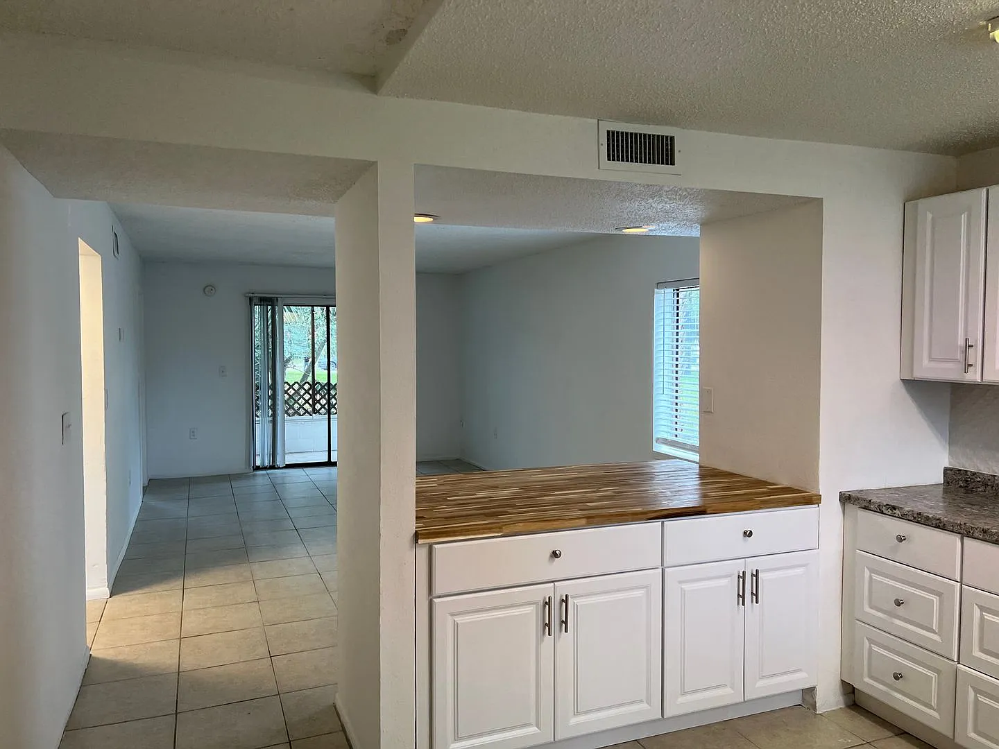 Myrtle Ave Apartments — Photo 3
