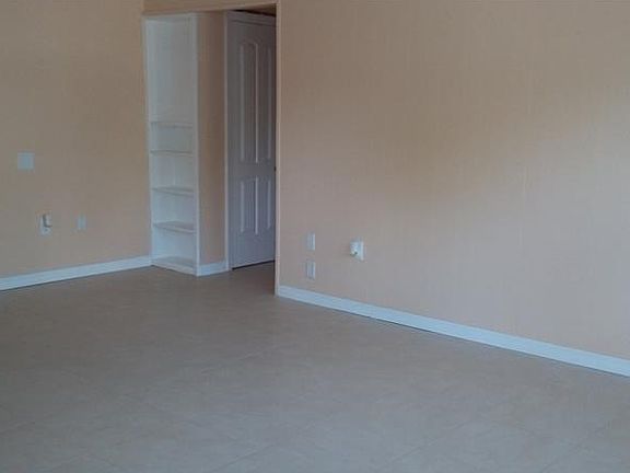 5th image of 1731 Chrysler Ave
