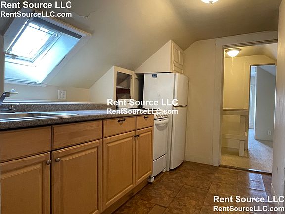 2nd image of 104 W Emerson St #6