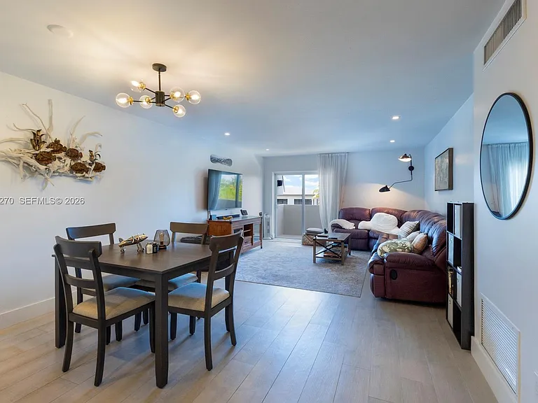 6815 Edgewater Dr #307 — Photo 8