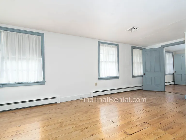 136 W Pomfret St — Photo 36