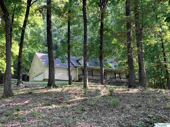 3401 Wyeth Dr, Guntersville, AL 35976