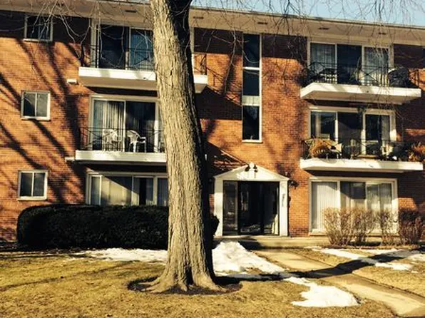 10117 Old Orchard Ct Unit 204, Skokie, IL 60076