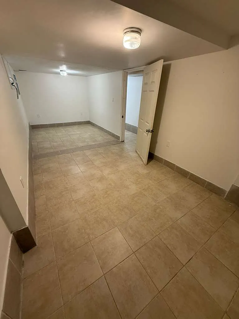 Studio, $1,500 — Photo 1