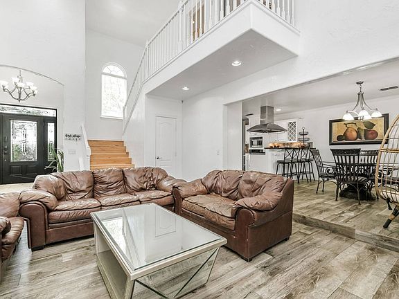 5th image of 4104 Escondido Pl