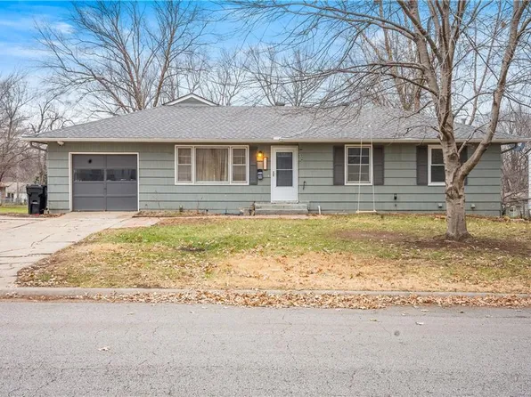 8212 E 85th Ter, Raytown, MO 64138