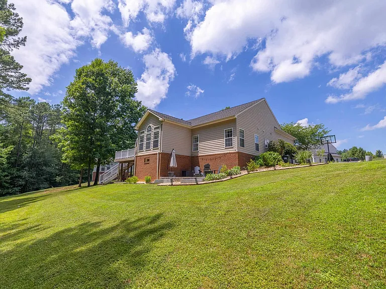 137 Whispering Woods Pl — Photo 6