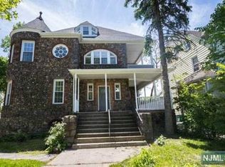 85 Carnegie Ave FLOOR 2, East Orange, NJ 07018