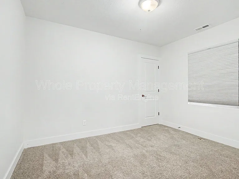 2514 Clermont St — Photo 27