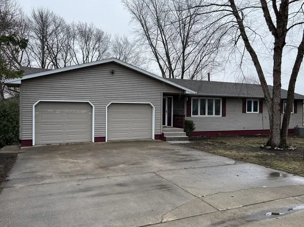 703 3rd St S, Ellendale, MN 56026