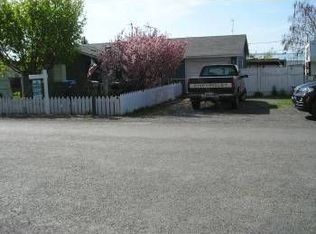 40 E Pioneer St, Harrah, WA 98933