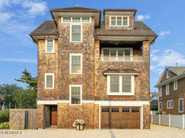985 Ocean Ave