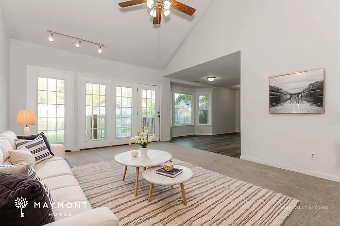 213 Berkshire Dr — Photo 5