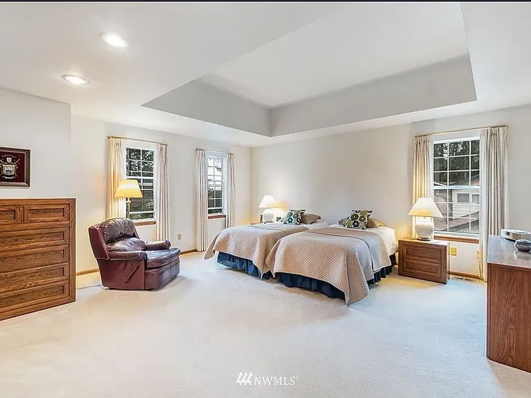 141 E Fairway Dr — Photo 10