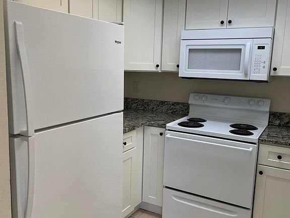 2nd image of 1520 SE Royal Green Cir APT K206