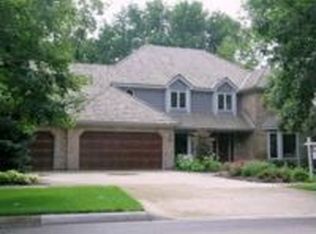 678 E Gartner Rd, Naperville, IL 60540
