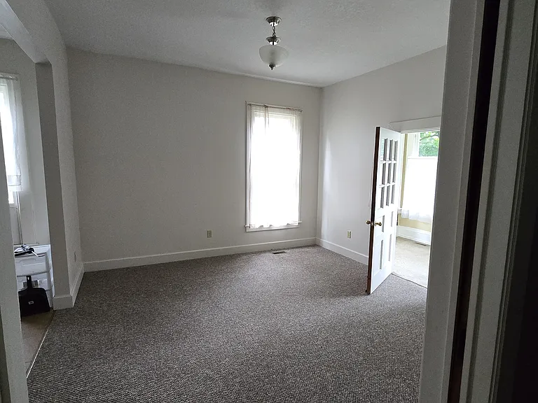 2052 Glenwood Ave — Photo 12