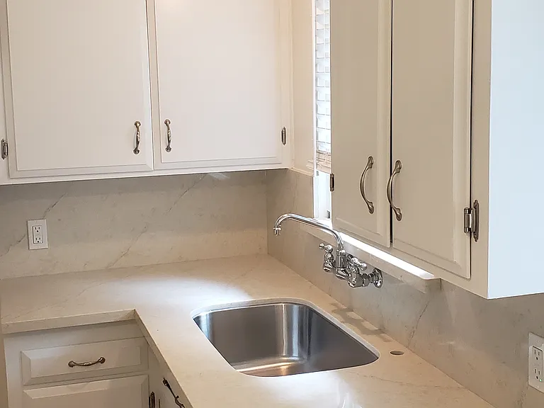 248 S Seymour St — Photo 5