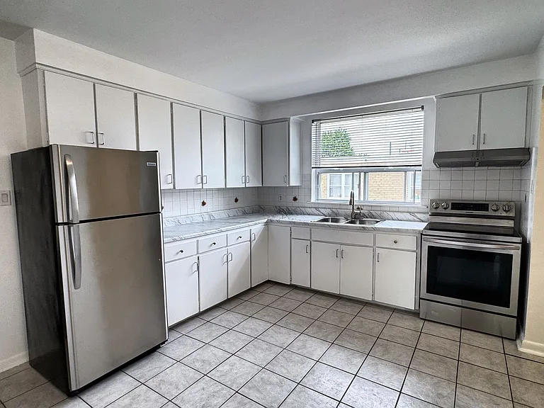 242 Wilmington Ave #3 — Photo 8