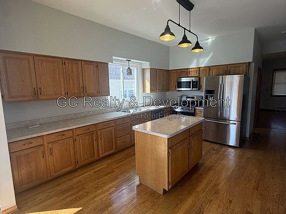 2nd image of 2519 Scoville Ave