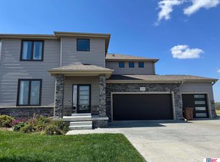 7433 N 11th St, Lincoln, NE 68521