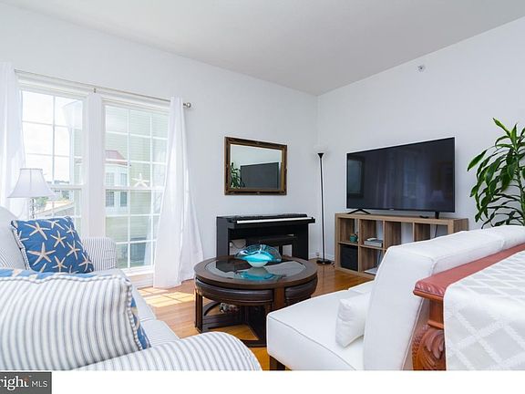 5th image of 23 Pier Point Dr