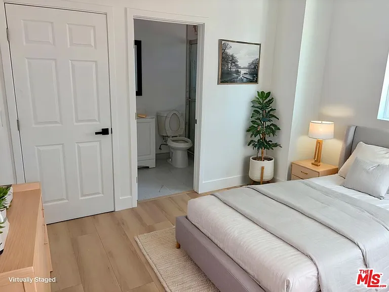 11016 Olinda St — Photo 15