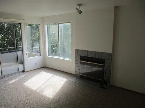 2829 NW 56th St #402 Photo 1