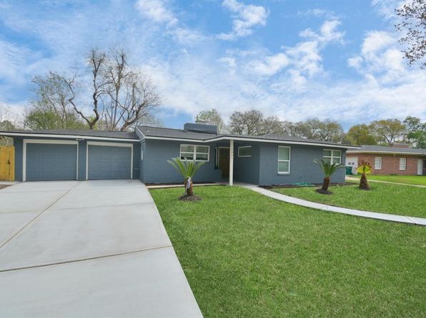 1801 Oaks Dr