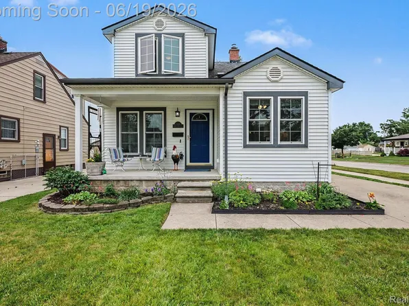 549 Park Dr, Clawson, MI 48017
