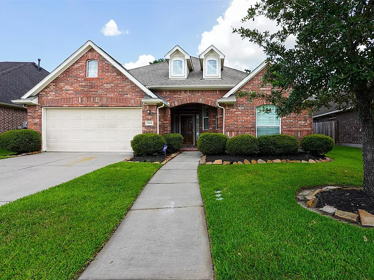 28038 Emma Gardens Ln — Photo 1