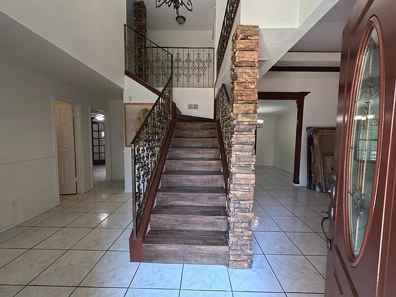 4th image of 1217 Lyles Loop