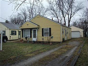 2nd image of 218 Hayes Ave