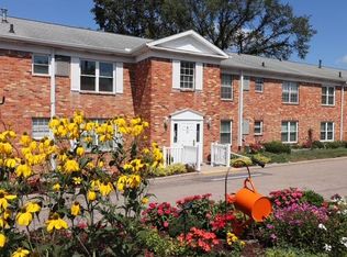 3333 Moores River Dr APT 105, Lansing, MI 48911
