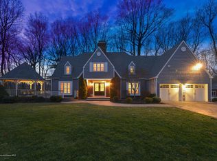 8 Twin Brooks Ct, Holmdel, NJ 07733