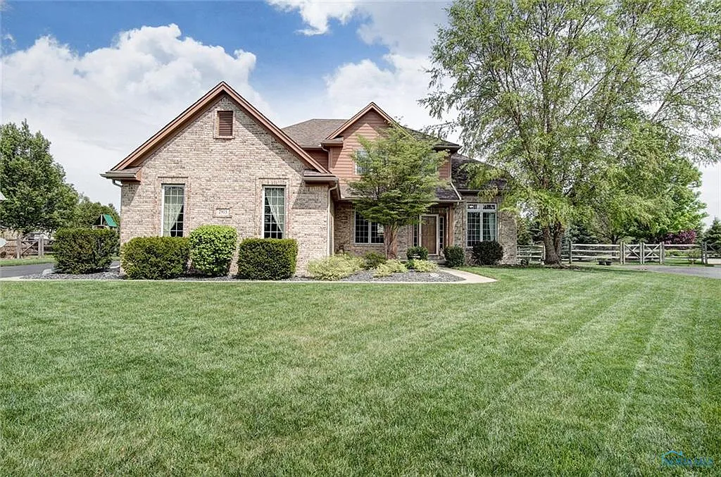 2915 Back Bay Dr photo 1
