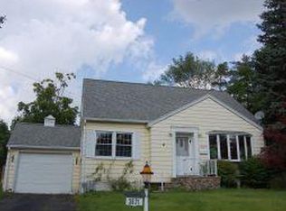 3621 Leonard Dr, Endicott, NY 13760