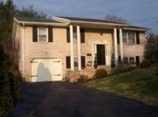 32 Riverside Ave, Lancaster, PA 17602