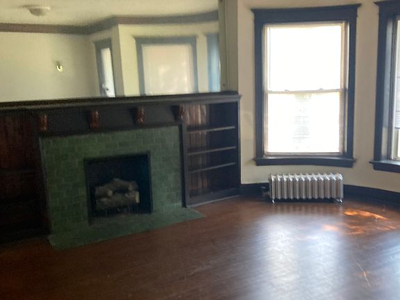 2nd image of 5626 S King Dr APT 1