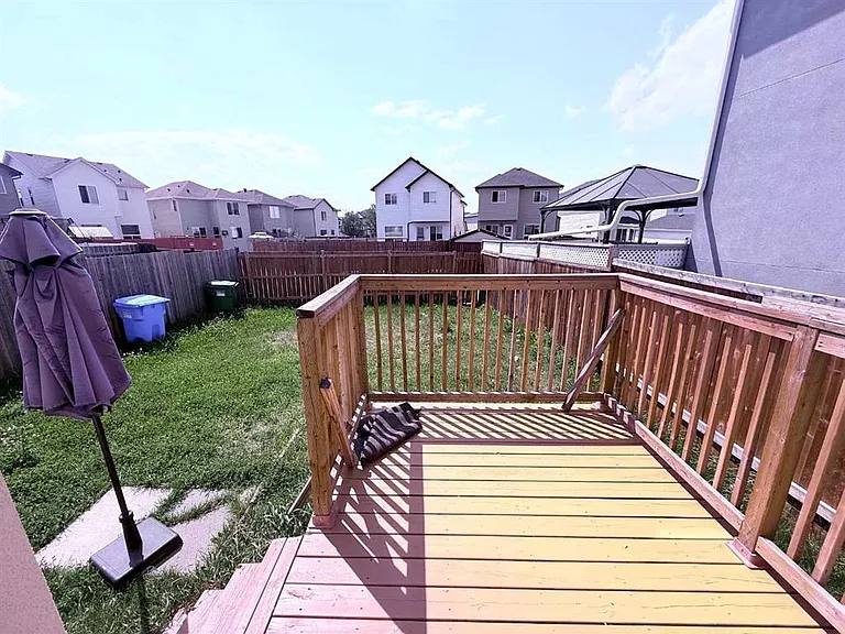 952 Taradale Dr NE — Photo 33
