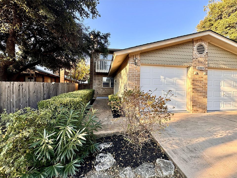 1st image of 2203 Granberry Dr #A