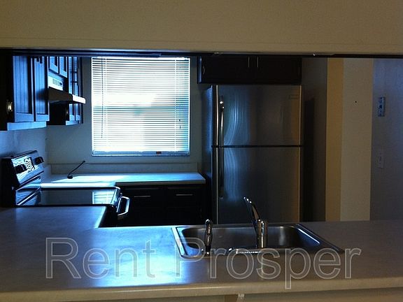 2nd image of 1832 Amberly Ave #T4